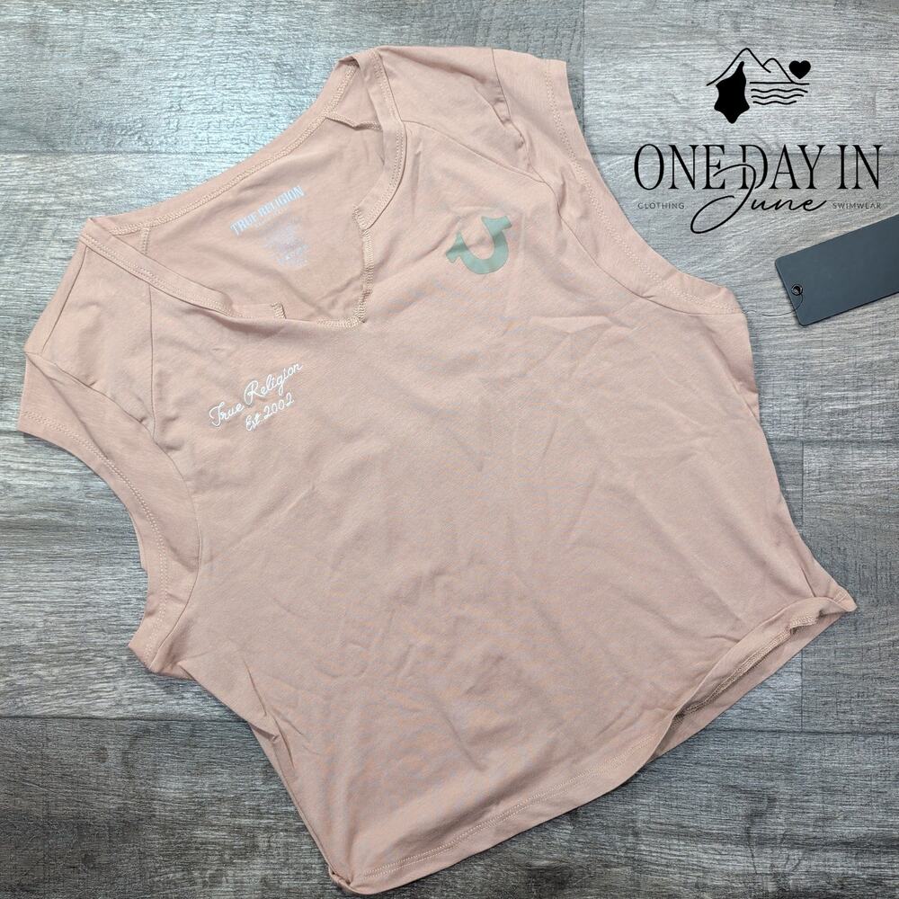 True Religion Horseshoe V Notch Tee Stucco Pink NWT $62 Size L